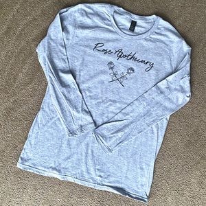 Rose Apothecary - Schitts Creek T-shirt